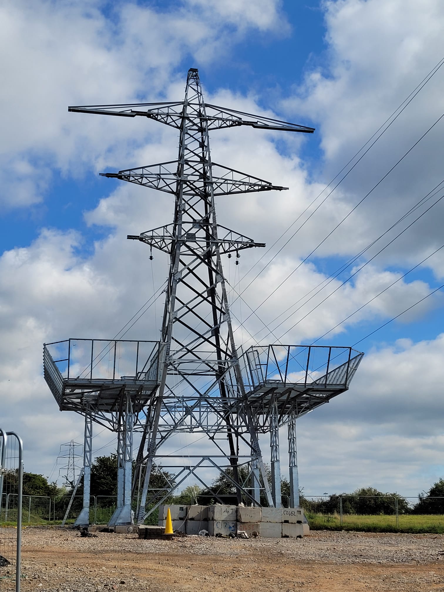 termination tower for cable sealing end