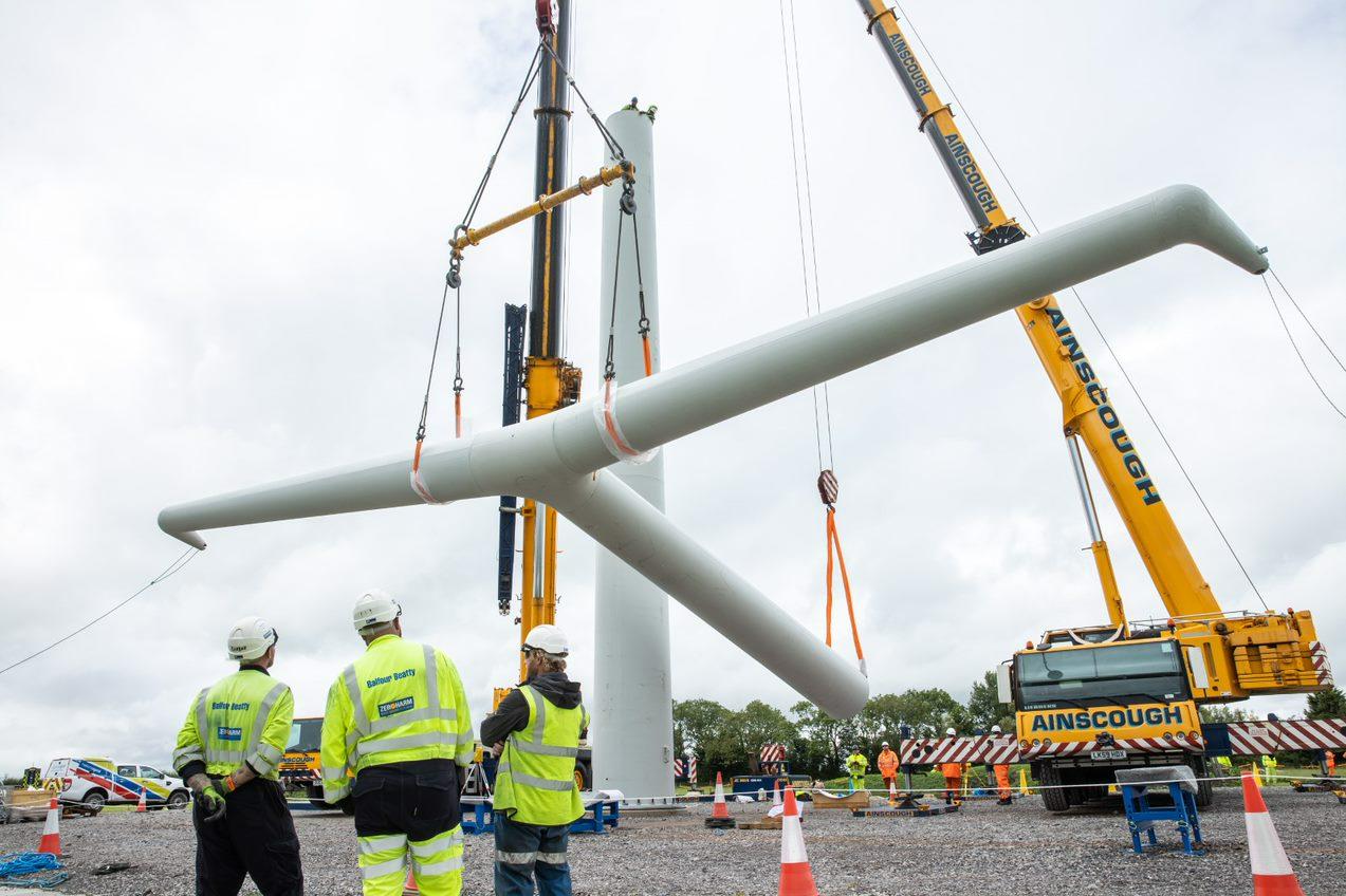 HCP - First T-pylon erected in Somerset