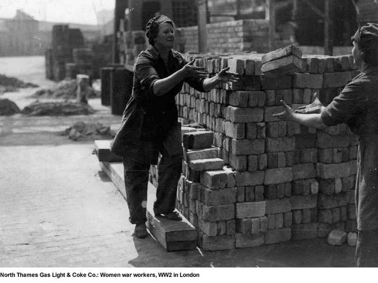 Women war workers during WW2 in London - used for the National Grid story 'VE Day 2020: The people powering the nation during WW2'